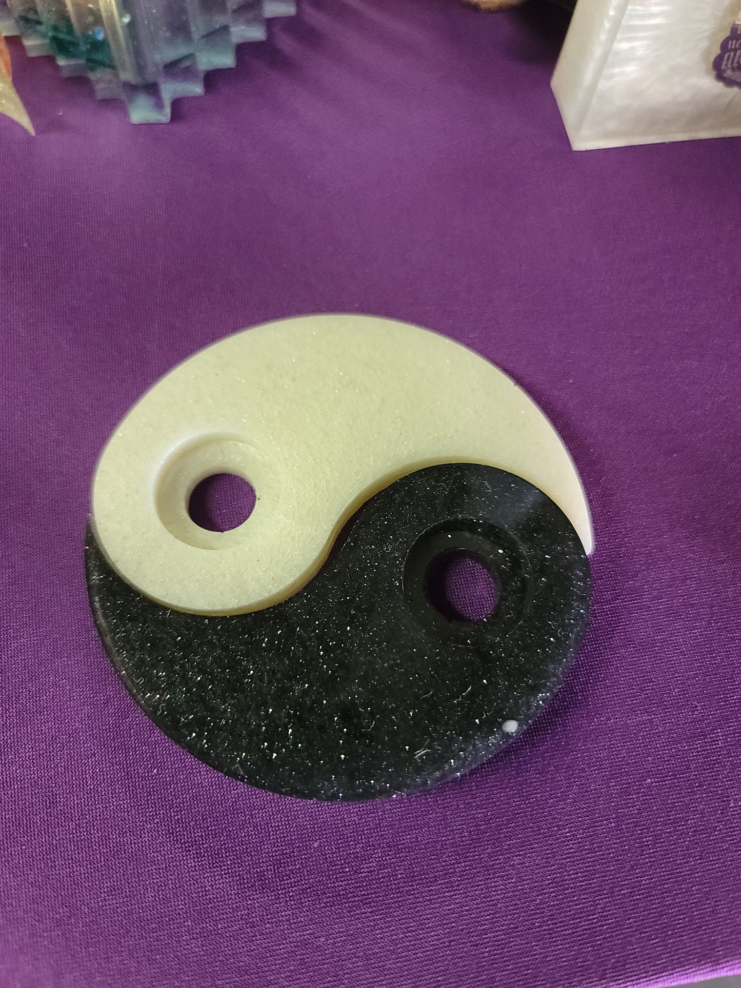 Ying Yang sphere holder